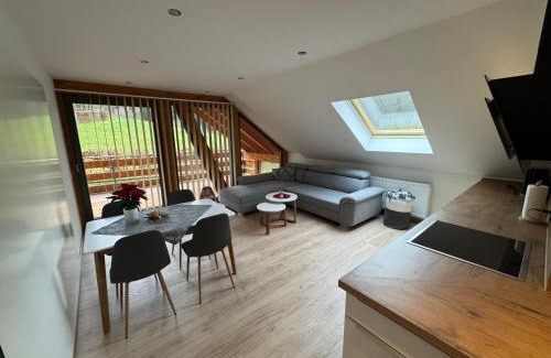 Heles Apartment | Erholung im Wald - mit Schwimmbad