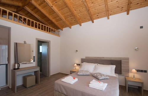 Erikousa Island Apartment | Erikousa Palace Double Suite 5