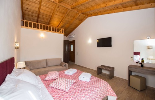 Erikousa Island House | Erikousa Palace Suite 15