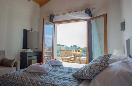 Erikousa Island House | Erikousa Palace Suite 12