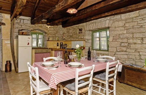 Heki House | Erisa in Trošti (Haus für 6 Personen)