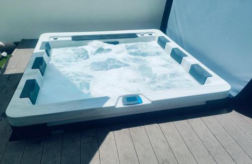 Keramoti Apartment | EriZen Jacuzzi suites