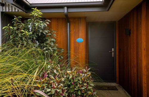 Lake Hawea House | Erskine Place - Lake Hawea Holiday Home