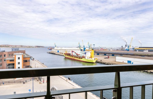 Wismar Apartment | Erstklassiges Hafen-apartment mit Balkon, Saunanutzung und Großartigem Ausblick!