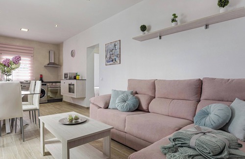 San Ambrosio House | Chalet Casa Caramelo with Mountain View, Wi-Fi, Pool, Garden & Terrace