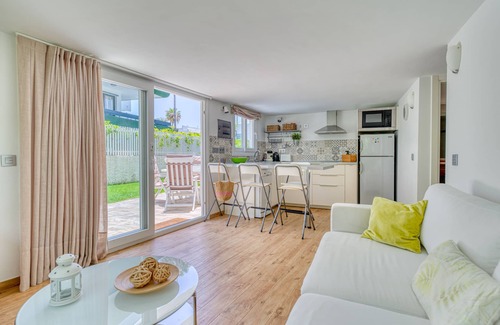 Meloneras Apartment | Apartment in Maspalomas with spacious garden, 30 m to the beach. Private garage