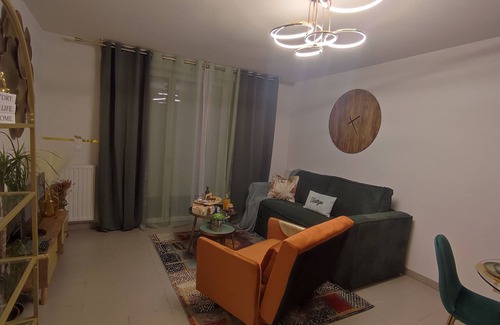 Blagnac Apartment | Escal' Home Appart Design au Pied de L'aéroport, Parkings, Terrasse