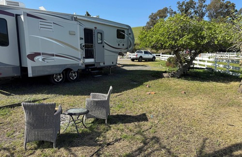 American Canyon House | Escape from all the noise and stay in this napa valley campsite