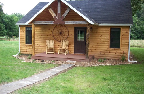 Latham Cabin | Escape from reality at Dry Creek Cabin!