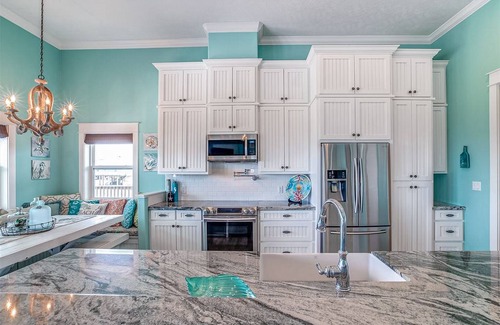 Port Bolivar House | Escape | Gulf Views | Tiki Bar | Sleeps 14