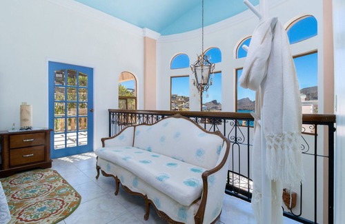 Caracol Turistico House | Escape, Rejuvinate in this serene castle by the beaches of Mexico-Casa Serenidad