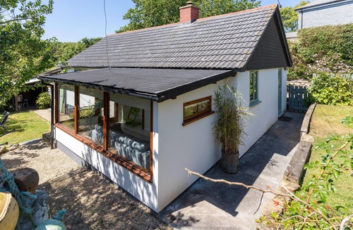 Porthcurno House | Escape - Scandi beach house in sought after Porthcurno, dog friendly, parking