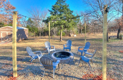 Oklahoma County House | Escape the Chaos: Your Family's Rural Retreat (With Wi-Fi!)