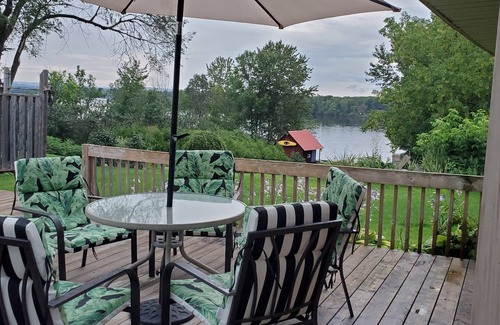 Whitewater Region Cottage | Escape the city to this quiet home along the beautiful Ottawa River