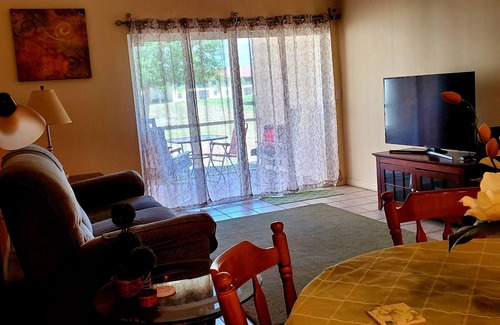 Deep Creek Condo | Escape the cold Golf course view