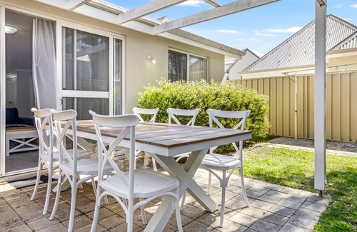Broadwater Villa | Escape to 28 at Cape View