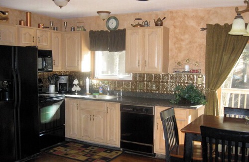 Bushkill House | Escape to a BEAUTIFUL Secluded, Streamfront w/HOT TUB-Private Lake Community