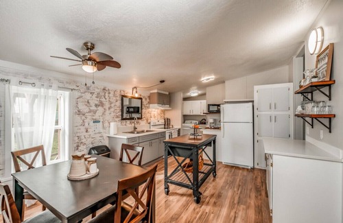 Philomath House | Escape to a beautiful country getaway