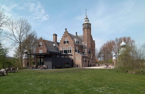 Renesse Hotel | Escape to a Cozy Manor Room Surrounded by Woodlands - 4 Units