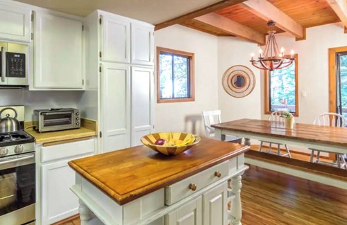 Arrowhead Villas House | Escape to a Lake Arrowhead Haven!
