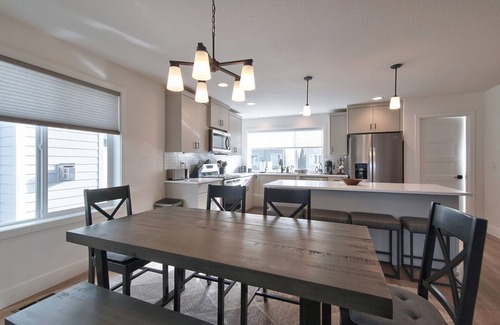 Newberg House | Escape to a Wine Getaway