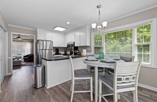 Greenville Apartment | Escape to ENC - 2 BR Townhouse