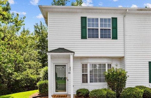 Greenville Apartment | Escape to ENC - 2 BR Townhouse