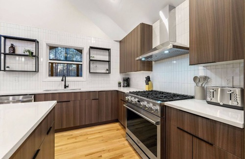 Woodstock House | Escape to Forest Lake Retreat on Lake Allatoona near Lake Point Sports Complex