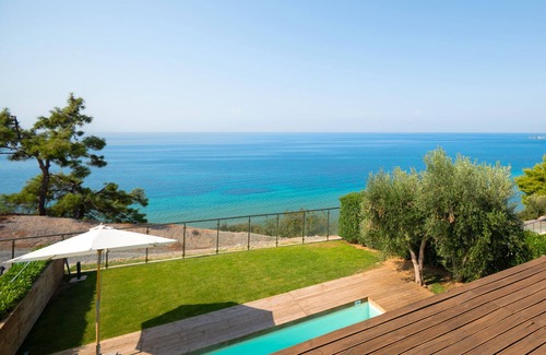 Nea Propontida Villa | Escape to Paradise: Experience the Ultimate Luxury at Kalma Exi Villa in Halkidiki