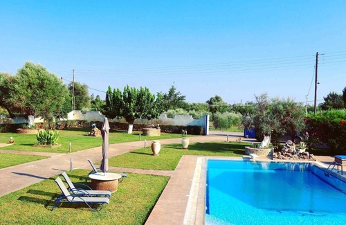 Aitoliko Villa | Escape to Kipos: Private Pool Villa near Mesologgi