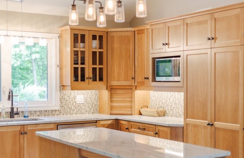 Greater Madawaska Ski Chalet | Escape to Moonshine Chalet in beautiful Calabogie, ON