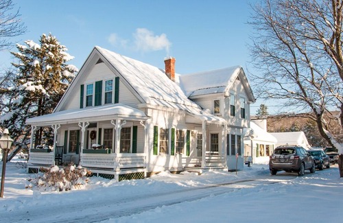 Franconia House | Escape to Mountain Crisp Air and Fall Explosion of Color! Book Early! Pets ok