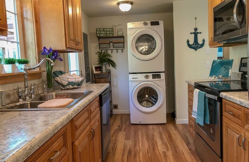 Ketchikan House | Escape to Nature With Modern Comforts 3 Bed 1 bath house