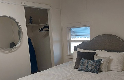 Duncan House | Escape to our newly renovated guest house in Duncan, SC! Enjoy a serene location