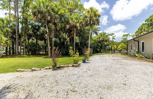 Jupiter Farms Cottage | Escape to Our Private Guest House in Jupiter Farms