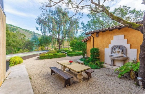 Napa Valley House | Escape to Paradise: A Stunning Tuscany-Style Home with Views of Vineyards