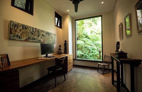 Pejeng Kawan Villa | Escape to Paradise: Jungle-Backed Villa Retreat