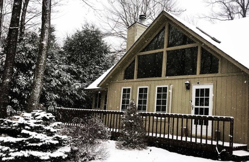 Tobyhanna House | Escape to ‘Pursue Happiness’ - Your Poconos Retreat!