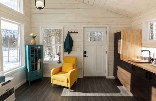 Anchorage Cabin | Escape to Ranger's Roost Cabin, our dog-friendly retreat for two, in the serene Eklutna Valley.