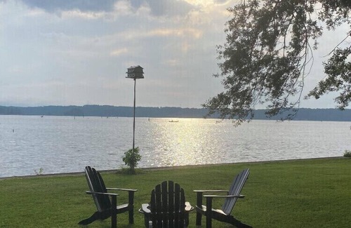 Farmerville House | Escape to Serenity Lake House on Lake D'Arbonne, Fire Pit, Porch and Boat House