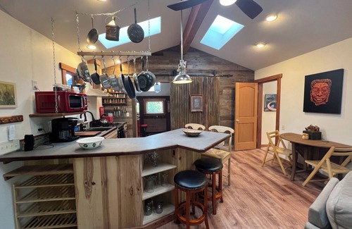 Little River Cabin | Escape to Serenity: Cozy Romantic Cabin Retreat in the Heart of the Redwoods