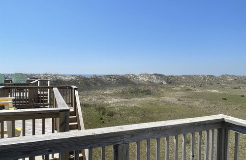 Hatteras Condo | Escape to the Beach to Wind & Sand!