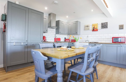 Bryngwran Cottage | ESCAPE TO THE CHAPEL ANGLESEY, family friendly in Bryngwran