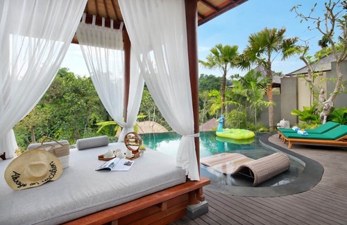 Tegallalang House | Escape to the serene beauty of Ubud, Bali, for a romantic honeymoon getaway!