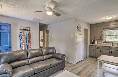 Ingles House | Escape to this charming home in the Dehaven Park area of Claytor Lake