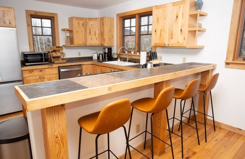 Crested Butte South House | Escape to this inviting, dog-friendly 3-bedroom, 2-bathroom home in the Crested Butte !