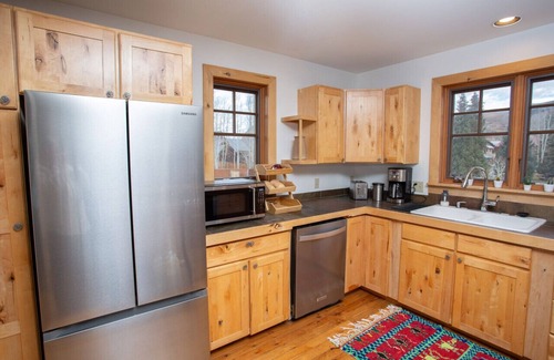 Crested Butte South House | Escape to this inviting, dog-friendly 3-bedroom, 2-bathroom home in the Crested Butte !
