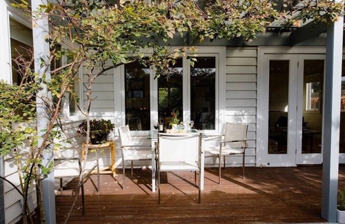 Point Lonsdale Cottage | Escape to Tranquility: Experience Blissful Getaways at Jade Cottage