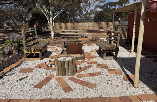 Woodchester Apartment | Escape to Tranquility: Homestay with a creek Awaits in the Adelaide Hills