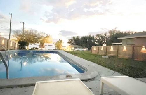 Eagle Lake House | Escape to tranquility at this PrivatePool Lakeview getaway on the shores of EL